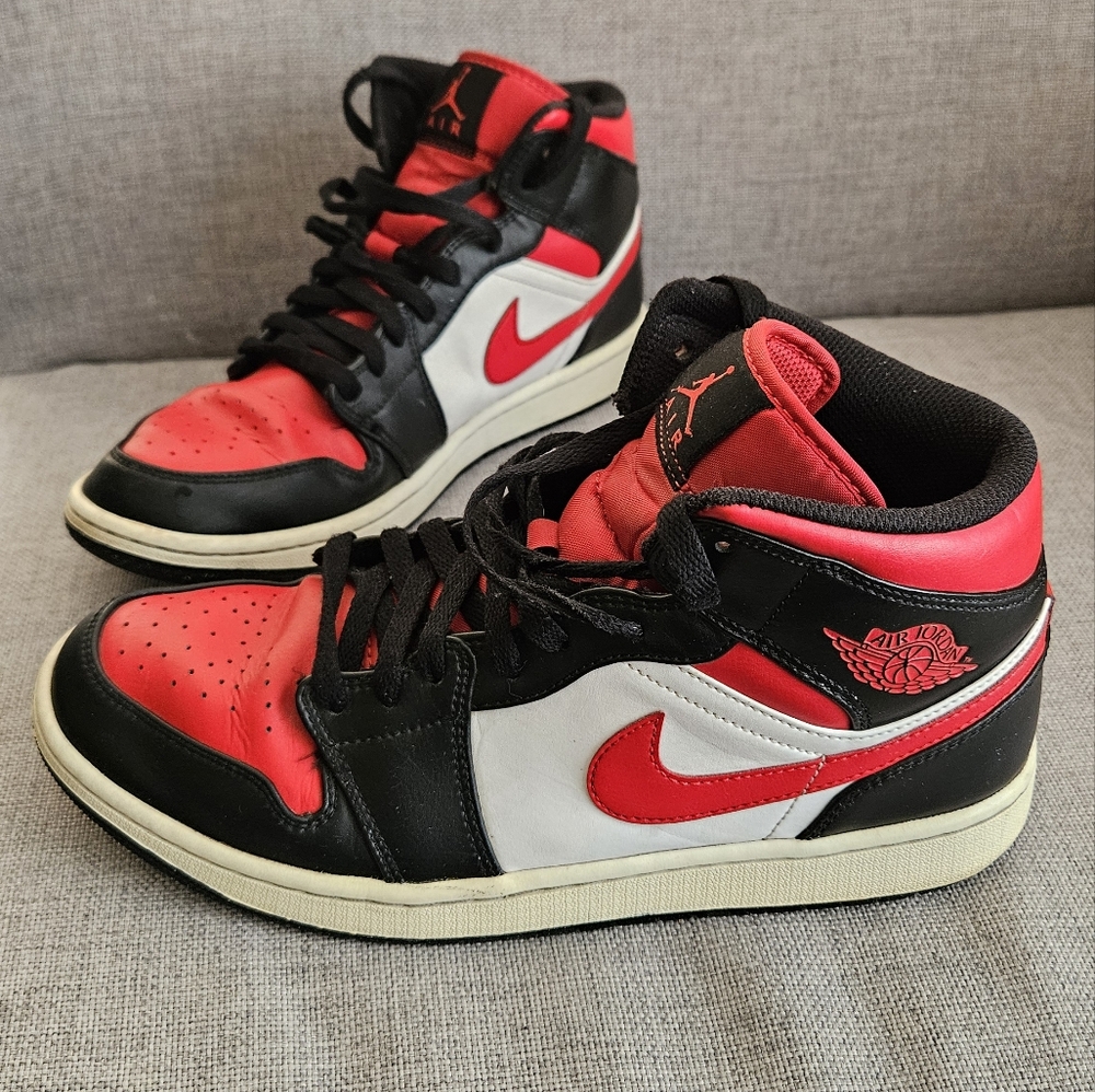 Nike Air Jordan 1 Sneakers Mid Bred Toe Black White Red Men's 10.5 Worn